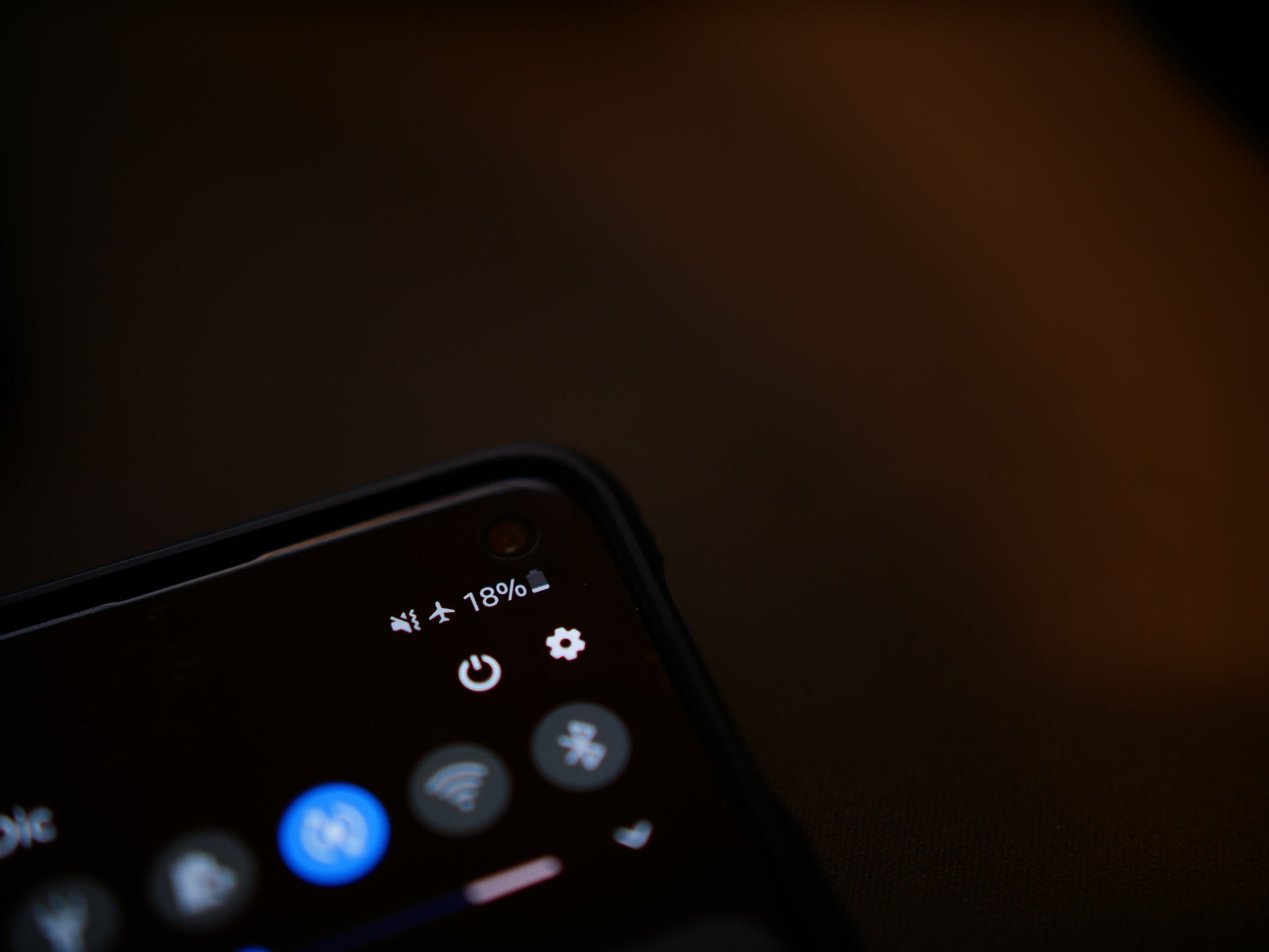Akilli Telefonumuzu Kullanmadigimiz Halde Neden Sarji Biter V2