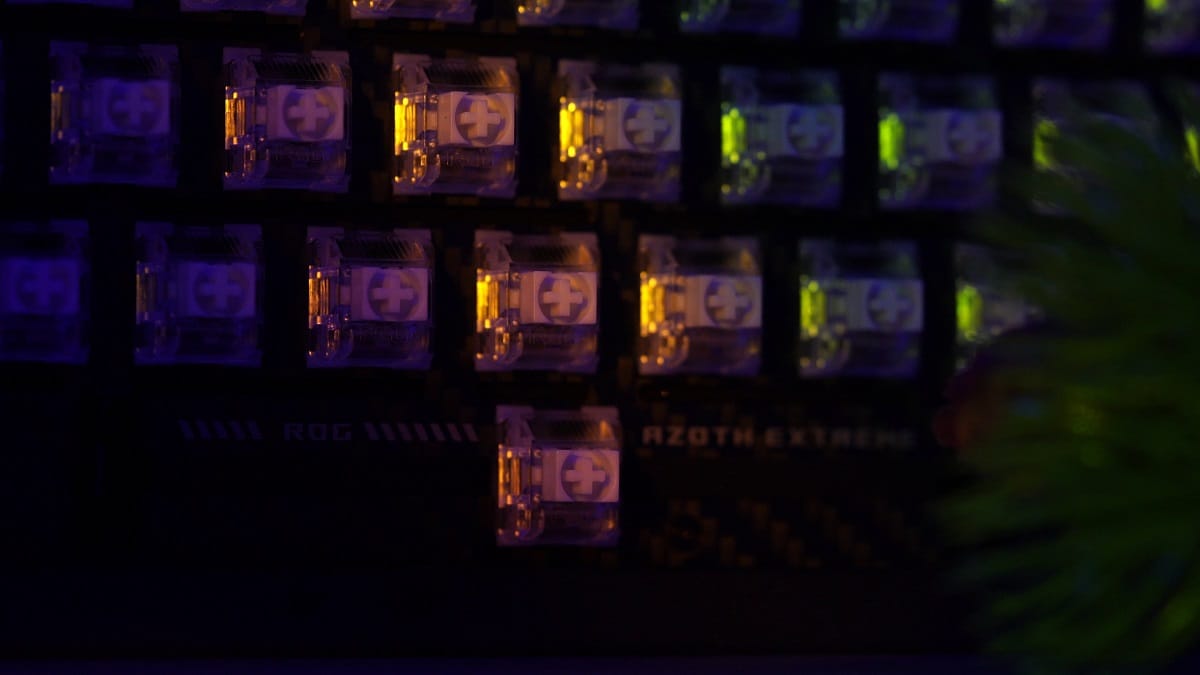 ROG Azoth Extreme klavye