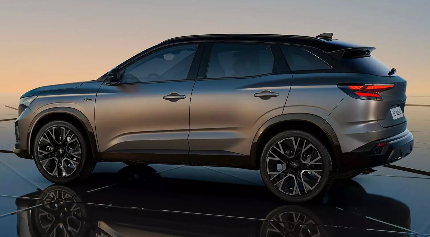 makyajlı 2025 Renault Austral