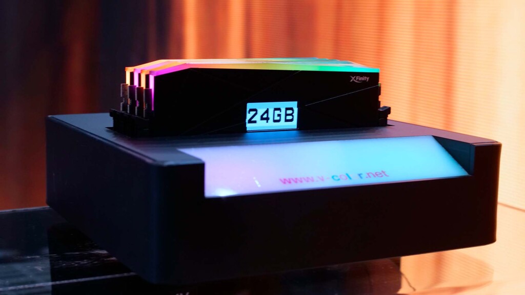 GIGABYTE V-COLOR XFinity+ OLED